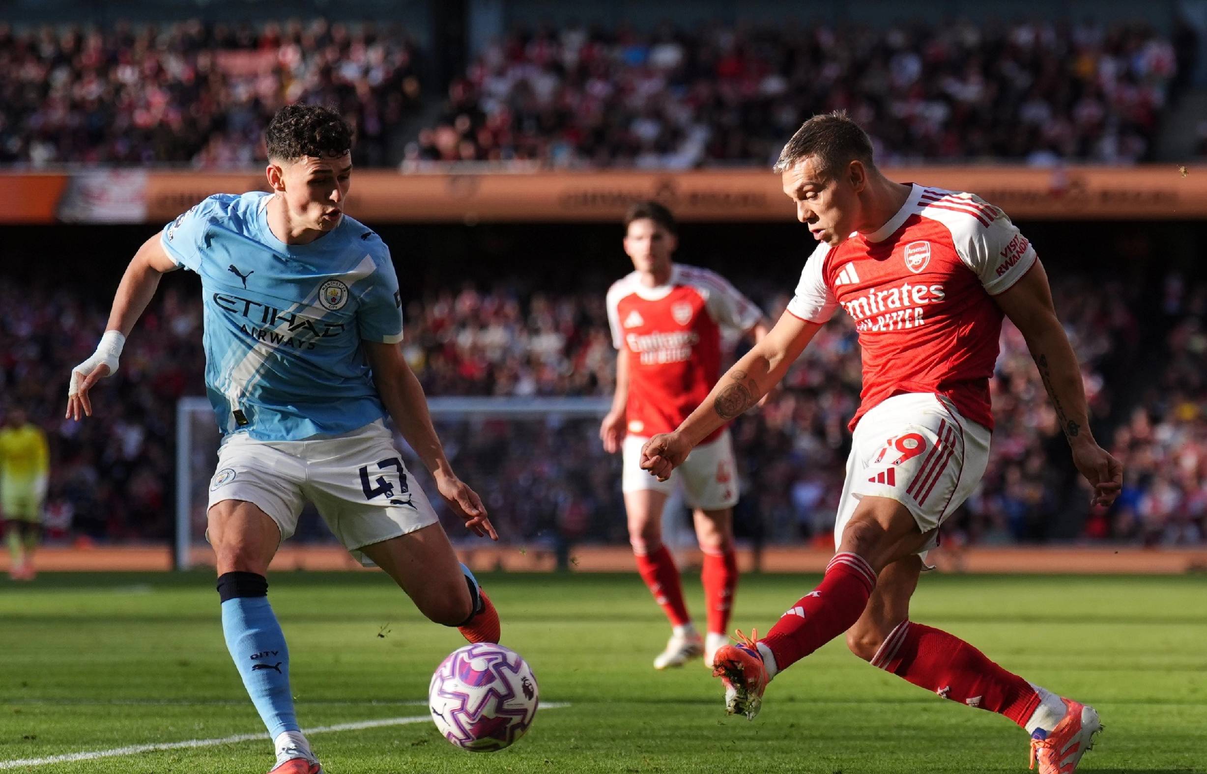 NBA杯焦点战：文班缺阵内线空虚！杨瀚森或有机会大展拳脚（NBA杯焦点对决：文班缺席内线告急，杨瀚森有望大显身手）