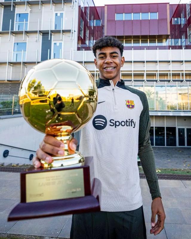 官方：阿什拉夫当选2025年度非洲足球先生（官宣：阿什拉夫荣膺2025年非洲足球先生）