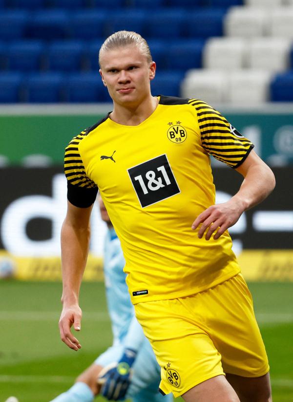 英媒盘点与主帅闹僵球员结局：小贝基恩C罗离队，希勒遭弃用