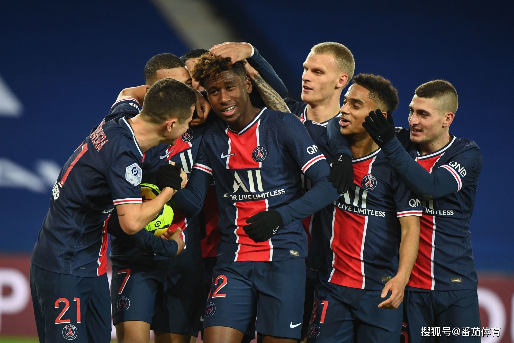 阿森纳3-1拜仁破其不败金身，马杜埃凯首球诺伊尔失误送礼（阿森纳3-1击退拜仁终结不败，马杜埃凯斩首球诺伊尔失误送大礼）