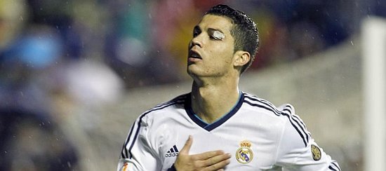 中超赛季刚落幕，武汉三镇却遭遇重磅打击，明年保级形势堪忧（中超刚收官，武汉三镇突遭重创，来年保级压力陡增）