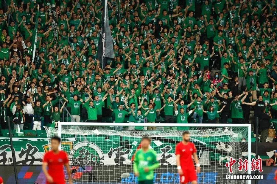 CBA：辽宁男篮稳住胜局 客场击败山东（CBA：辽宁男篮客场力克山东 稳稳拿下胜利）