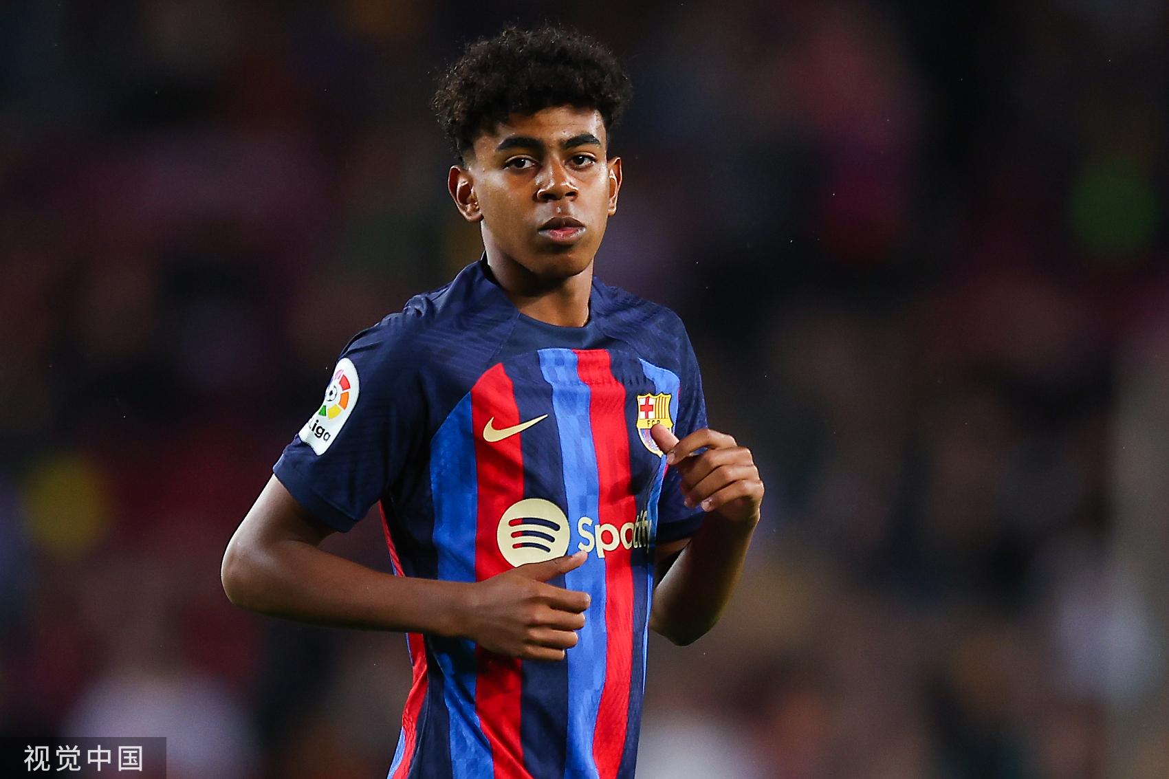 欧冠夺冠赔率：巴萨微弱优势领跑 巴黎力压枪手（欧冠冠军赔率：巴萨以微弱优势居首，巴黎力压阿森纳）